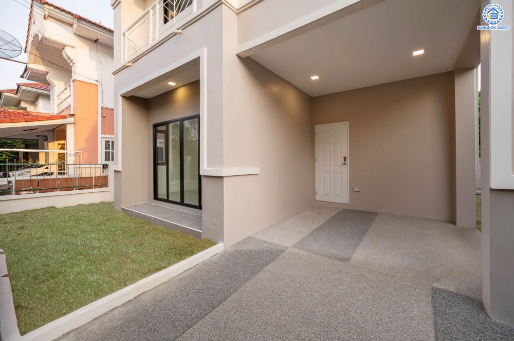 บ้านมือสองตกแต่งใหม่ โครงการ บุรีรมย์ วัดพระเงิน เนื้อที่ 36.3 ตร.ว. ฟังก์ชัน 3 ห้องนอน 2 ห้องน้ำ 1 ที่จอดรถ พื้นที่ใช้สอยกว้างขวาง เดินทางสะดวกสบาย บนทำเลเชื่อมต่อถนนกาญจนาภิเษก ใกล้เซ็นทรัลเวสต์เกต โครงการรถไฟฟ้าสายสีม่วง "สถานีตลาดบางใหญ่" และทางด่วน "ศรีรัช"